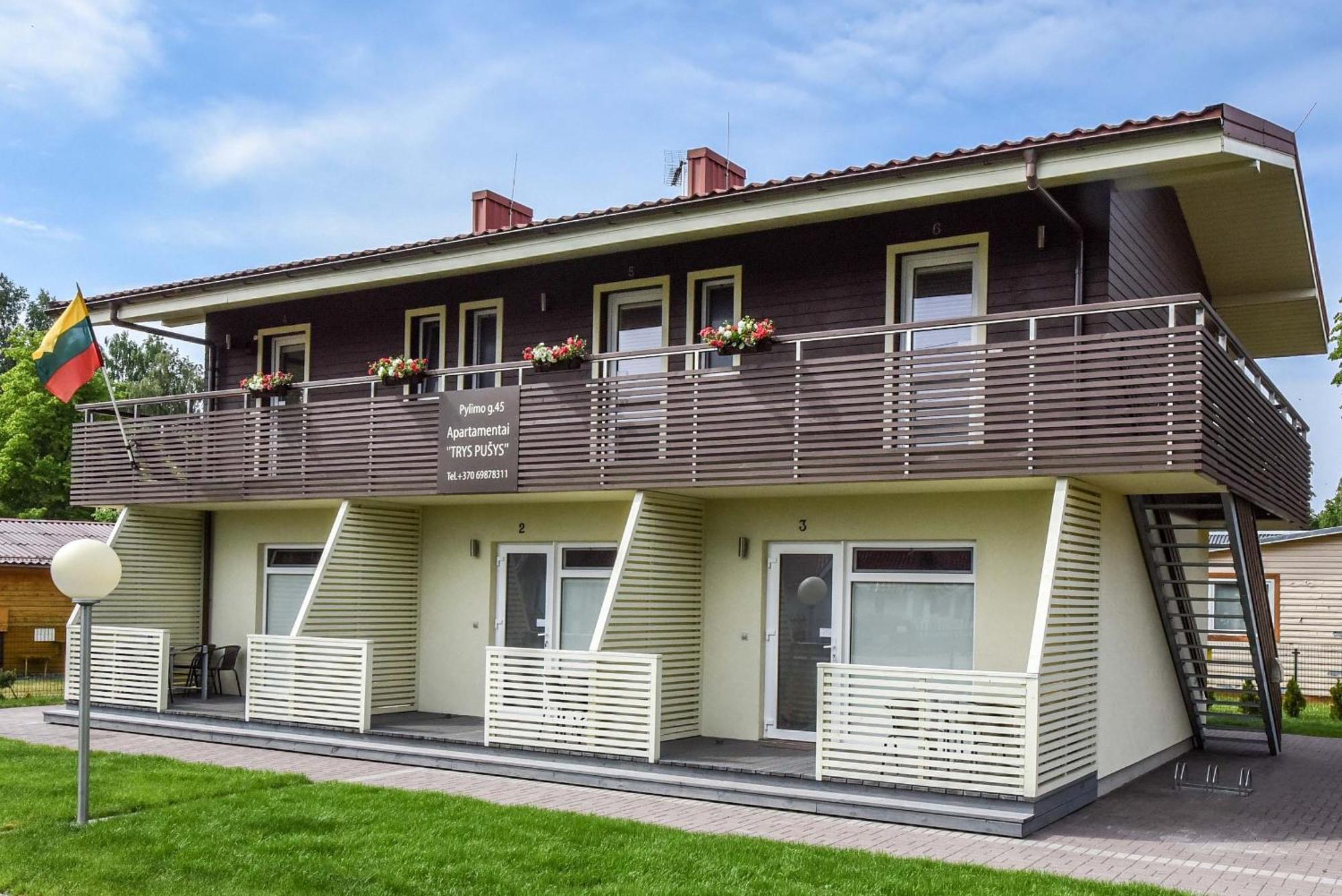 Apartamentai Trys Pusys Šventoji エクステリア 写真