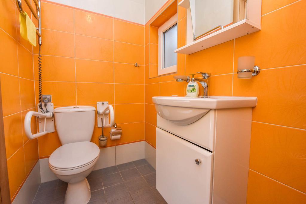 Apartamentai Trys Pusys Šventoji エクステリア 写真