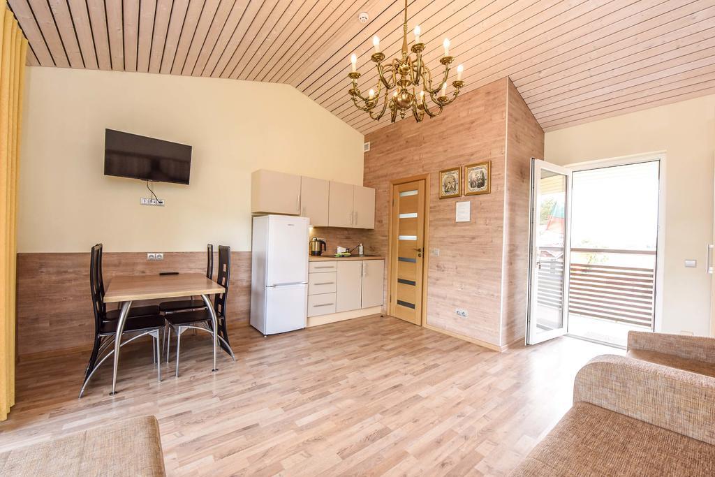 Apartamentai Trys Pusys Šventoji エクステリア 写真